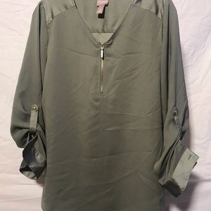 chico’s green camp sleeve blouse